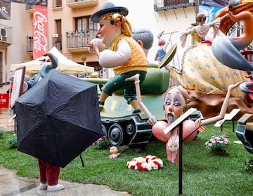 Este mircoles, 19 de marzo y da de San Jos, se celebrar el emocionante "Da de la Crem" en las Fallas de Valencia, donde ms de 700 monumentos que los artistas falleros han levantado por toda la ciudad ardern en un espectculo impresionante. Marcando el broche de oro de la fiesta ms emblemtica de Valencia y una de las ms multitudinarias de toda Espa?a. La noche se iluminar con fuegos artificiales.