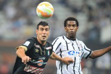 Once Caldas cayó en su debut en Libertadores. Corinthians lo superó 4-0.