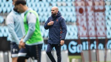 Claudio Giráldez durante un entrenamiento del Celta.