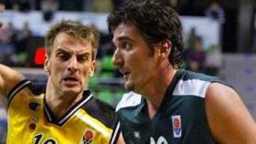 <b>EXPERIENCIA.</B> El técnico de Unicaja, Sergio Scariolo, valora especialmente la experiencia internacional de Nicevic.