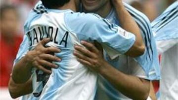 <B>NADA HECHO.</B> Riquelme y Saviola han sonado como posibles refuerzos del Atlético, que hasta ahora no ha fichado a nadie.