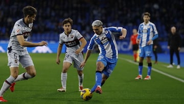 Tiene un talento innato para entrar en contacto con el bal¨®n. Ante el Deportivo supo aprovechar los huecos que dejaba en el quipo coru?¨¦s entre l¨ªneas. Consigui¨® un gol de ser el m¨¢s listo de la clase al entrar en el ¨¢rea sin oposici¨®n.