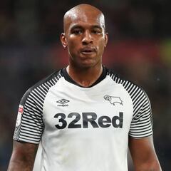 Andre Wisdom, ex del Liverpool, apuñalado durante un atraco