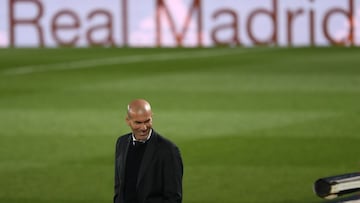 Soccer Football - La Liga Santander - Real Madrid v Osasuna - Estadio Alfredo Di Stefano, Madrid, Spain - May 1, 2021 Real Madrid coach Zinedine Zidane REUTERS/Susana Vera