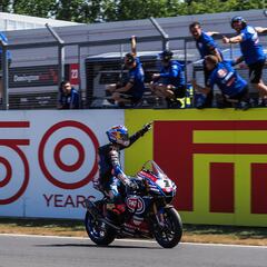 Razgatlioglu y Rea aprietan a Bautista