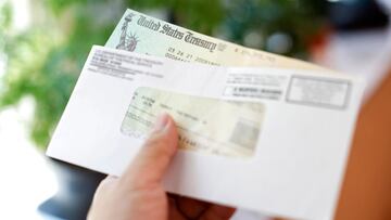 El próximo año, algunas familias podrán recibir otro cheque de estímulo de $1,400. Te explicamos cómo reclamarlo en tu declaración de impuestos de 2022.