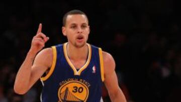 Stephen Curry (Golden State Warriors) logró su cuarto triple-doble de su carrera.
