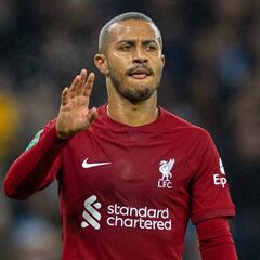 Oficial: Thiago deja el Liverpool