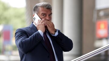 Joan Laporta, sobre la situaci¨®n de Piqu¨¦: ¡°Est¨¢ sufriendo mucho¡±