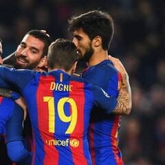 Iniesta resucita el espíritu y Arda pone los goles ante el Gladbach