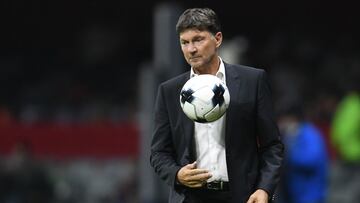 Así pidió Hernán Cristante que abandonaran la cancha