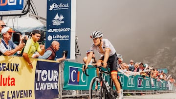Pablo Torres gana la etapa del Porvenir con final en Finestre.