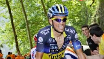 Contador en el ascenso al Alto de Arrate.