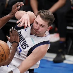 Mavs snap Nets' eight-game winning streak, Embiid scores 42 but 76ers lose in OT