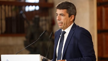 Valencia's regional leader Carlos Mazon, makes an official statement in Valencia, Spain, November 3, 2025. REUTERS/Eva Manez