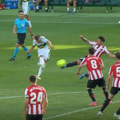 Un golazo de Primera: el golpeo perfecto de Raúl Guti para la fiesta total del Elche