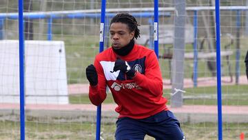 R&eacute;my entrenando con el Getafe.