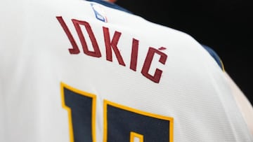 Nikola Jokic destrona, 56 años después, el récord de Wilt Chamberlain