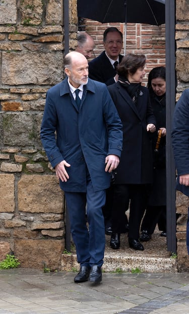 Kyril de Bulgaria, Konstantin de Bulgaria, Lucas Urquijo y Beatriz Moreno de Borbón salen de la catedral Ortodoxa Griega de San Andrés y San Demetrio donde se ha hecho un responso por Su Alteza Real la Princesa Doña Irene de Grecia.