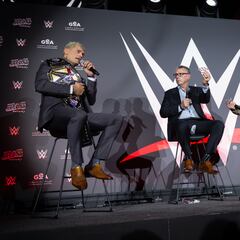 Cody Rhodes expone el cinturón de la WWE ante el influencer Logan Paul