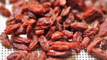 10 superalimentos que debes incluir para hacer que una dieta sea sana, variada y equilibrada