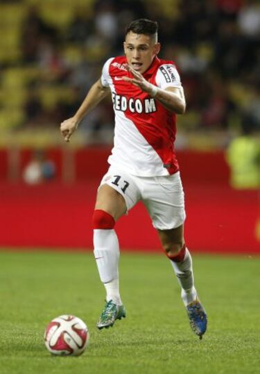 Fue traspasado en al Olympique de Marsella en 215 por 7,5 millones.