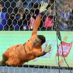 Ter Stegen ajustó una cuenta y le queda otra