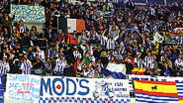 <B>DESEMBARCO.</b> Los afición malaguista se hizo notar en el estadio.