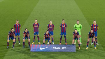 La plantilla del Bar&ccedil;a Femenino posa antes de un partido.