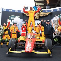 Álex Palou gana de las 500 Millas de Indianápolis
