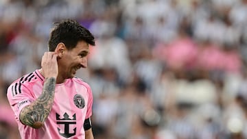 Inter Miami's Argentine forward #10 Lionel Messi gestures during the friendly football match between Peru's Alianza Lima and the US' Inter Miami at the Alejandro Villanueva Stadium in Lima on January 24, 2025. (Photo by Connie FRANCE / AFP)