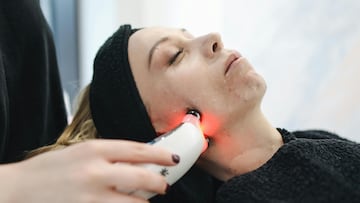 Mujer cuidado facial