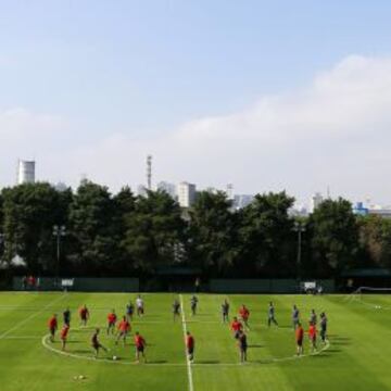 Chile trabajó en la ciudad deportiva del Palmeiras y no en el Arena Corinthians de Sao Paulo. A Sampaoli no le gusta pisar el terreno oficial de los partidos.