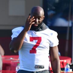 Bucs Fournette backtracks after deleting anti-vaccine tweet