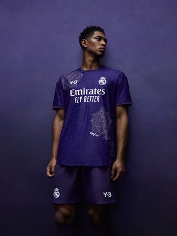 La nueva camiseta del club blanco, la cuarta para esta camapaña, ha sido presentada través de los diferentes perfiles de redes sociales del Real Madrid. Bellingham ha sido la cara principal para la presentación. El color de la elástica será el morado, uno de los colores característicos merengues.