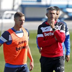 Martí y el reto de suplir al mejor ‘ladrón’ de Segunda en Málaga