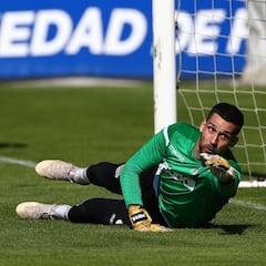 Moyá prioriza seguir en la Real una temporada más