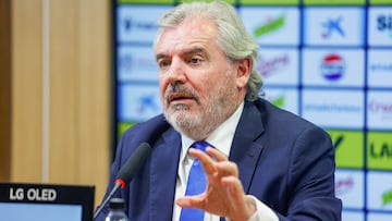 Manuel Vizcaíno en la rueda de prensa de valoración de la temporada del Cádiz en la 24-25.