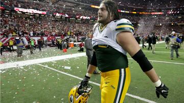 De los 20 sacks que sufrió Aaron Rodgers el año pasado, solamente uno fue responsabilidad de Bakhtiari.