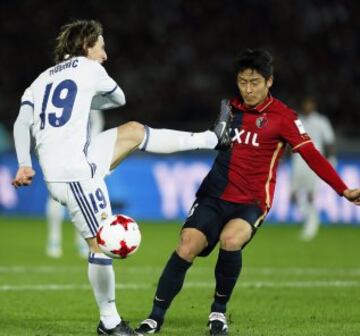 Luka Modric y Ryota Nahaki.