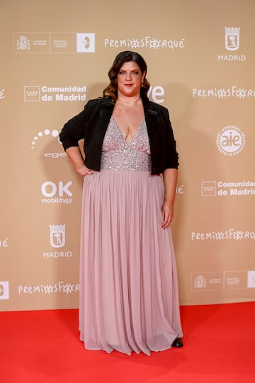 La actriz Coria Castillo posa en la alfombra roja de la 30 edici¨®n de los Premios Jos¨¦ Mar¨ªa Forqu¨¦, en el Palacio Municipal de IFEMA.