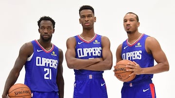 PLAYA VISTA, CA - SEPTEMBER 24: Patrick Beverley #21, Shai Gilgeous-Alexander #2 and Avery Bradley #11 of the Los Angeles Clippers pose for photos on media day at the Los Angeles Clippers Training Center on September 24, 2018 in Playa Vista, California. Jayne Kamin-Oncea/Getty Images/AFP NOTE TO USER: User expressly acknowledges and agrees that, by downloading and or using this photograph, User is consenting to the terms and conditions of the Getty Images License Agreement.
== FOR NEWSPAPERS, INTERNET, TELCOS & TELEVISION USE ONLY ==