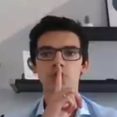 Giri bate a Carlsen y lo celebra como Raúl en el Camp Nou