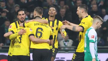 Los jugadores del Dortmund celebran el 0-2.