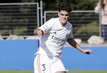 Miguel Gutiérrez (19 años) lleva trabajando asiduamente con Zidane desde la salida del confinamiento, en marzo de 2020. Llegó a ir convocado a Cornellà. Un 'tres' total.