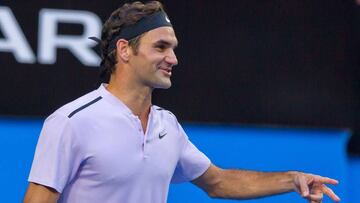 Federer sigue intratable y doblega a Sock