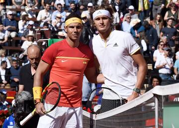 Rafa Nadal y  Alexander Zverev antes del comienzo del encuentro.