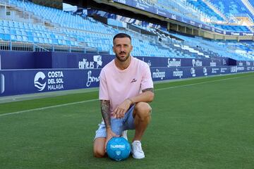 Dioni jug¨® en el Oviedo en la 2014-15 Cuatro goles anotados.