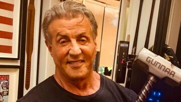El 'look' más natural de Sylvester Stallone con el que ha revolucionado las redes