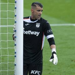 Cuéllar no acaba el entreno y es duda para jugar contra el Lugo